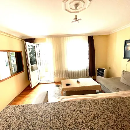 Apartment Teras For Couple