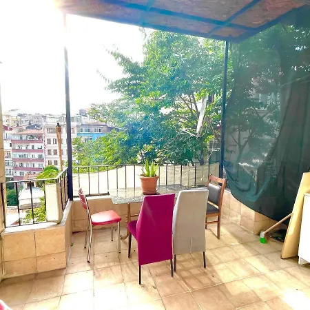 Apartment Teras For Couple *